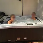 Apartment Avec Jacuzzi - Climatisation - Parking
