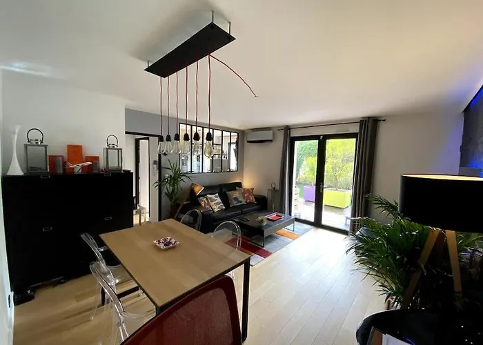 Avec Jacuzzi - Climatisation - Parking *